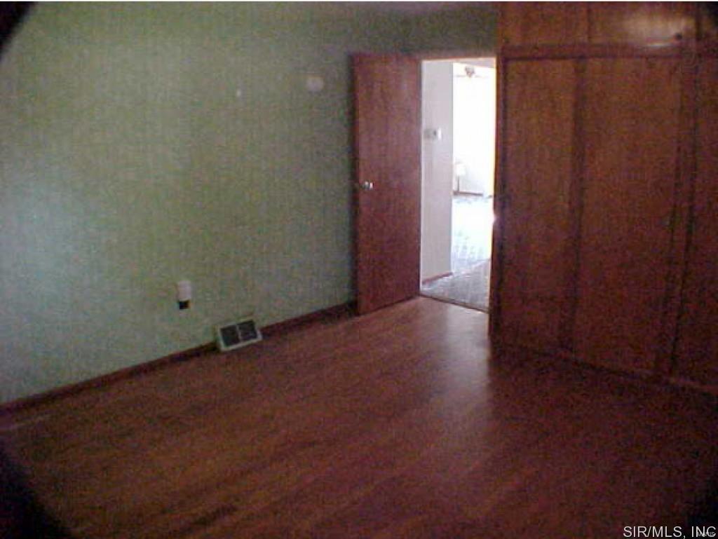 2024 Pontoon Road Granite City, IL 62040 - Photo 8 of 19 Gallery Image 8