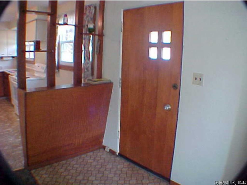 2024 Pontoon Road Granite City, IL 62040 - Photo 9 of 19 Gallery Image 9