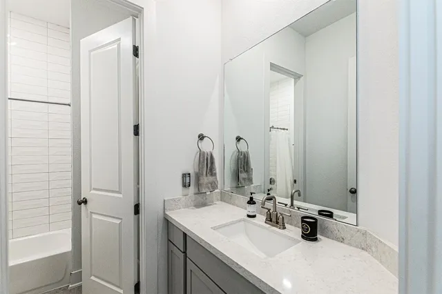 $2,995 | 215 Milam Creek Drive, Kyle, TX 78640