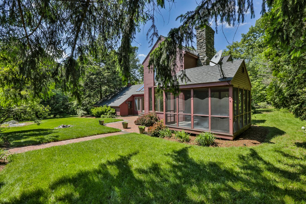 23 Annie Moore Road Bolton, MA 01740 - Photo 4 of 26 Gallery Image 4