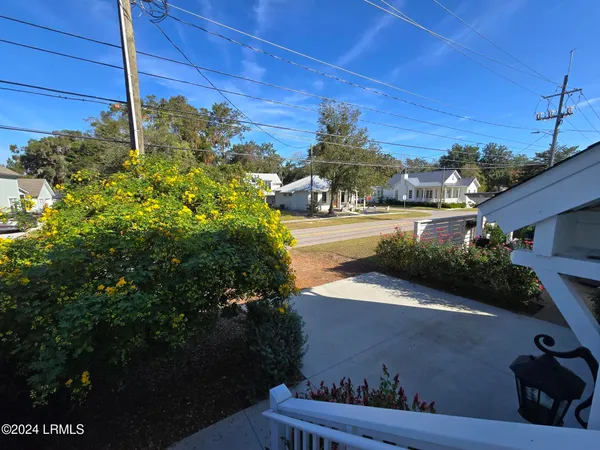$2,000 | 714 Adventure Street, Beaufort, SC 29902
