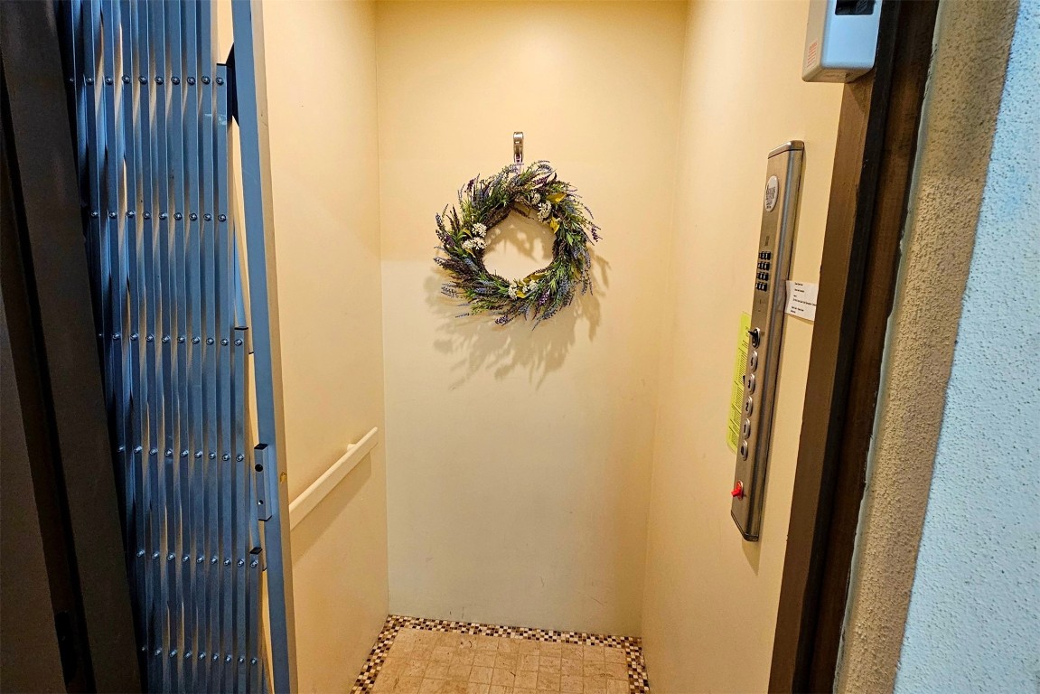 17017 South Ridge Lane Austin, TX 78734 - Photo 23 of 28 a picture of door