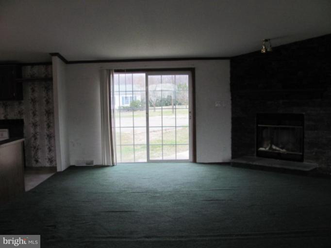 5960 American Corner Road Denton, MD 21629 - Photo 3 of 7 Living Room