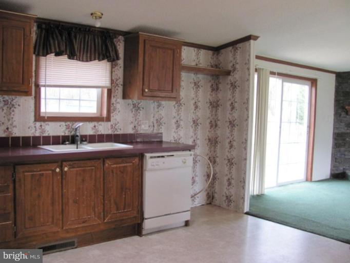 5960 American Corner Road Denton, MD 21629 - Photo 6 of 7 Kitchen