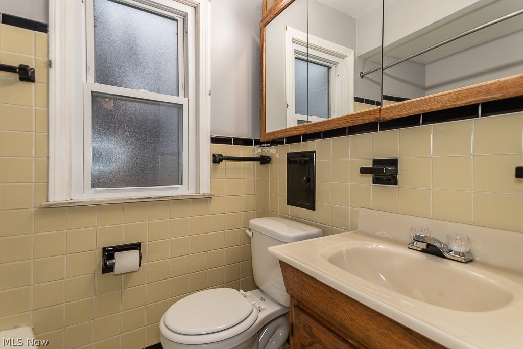4293 Bluestone Road Cleveland, OH 44121 - Photo 18 of 26