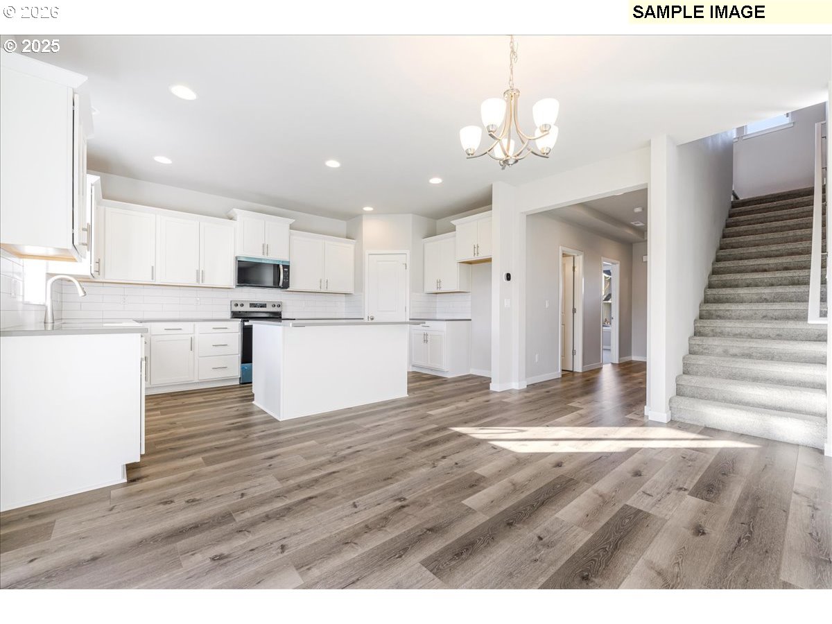 655 East Cleveland Street Carlton, OR 97111 - Photo 4 of 7