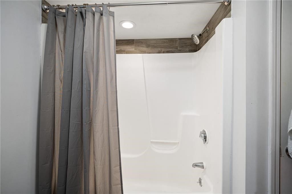 15 Warwick Road Pawtucket, RI 02861 - Photo 18 of 40