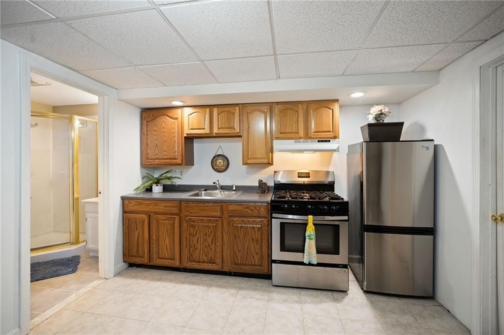 15 Warwick Road Pawtucket, RI 02861 - Photo 26 of 40