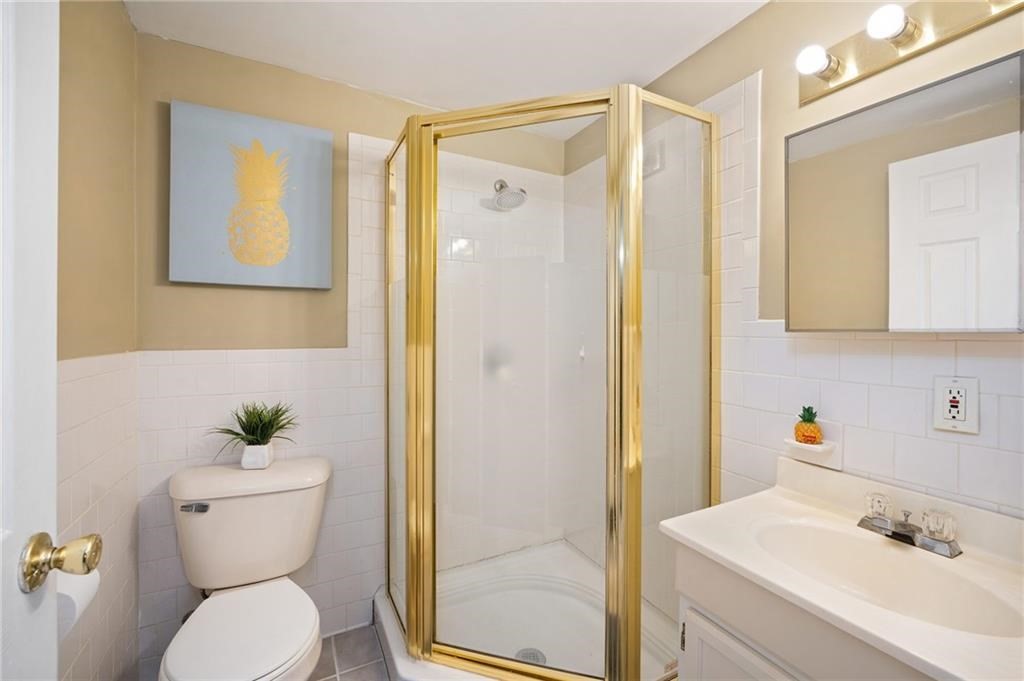 15 Warwick Road Pawtucket, RI 02861 - Photo 27 of 40