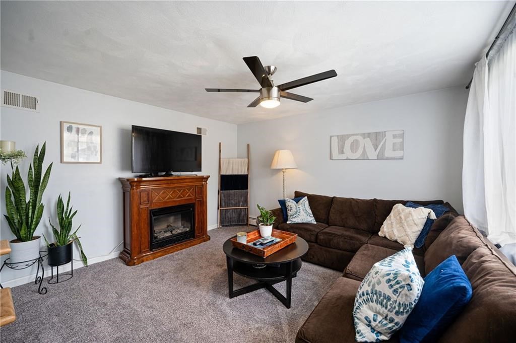15 Warwick Road Pawtucket, RI 02861 - Photo 3 of 40