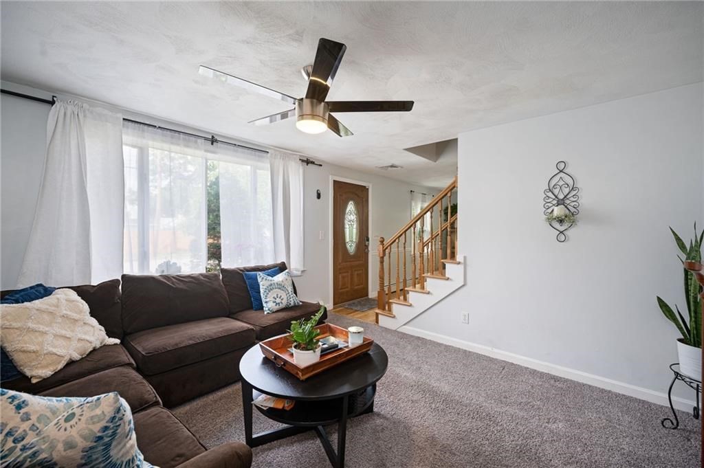 15 Warwick Road Pawtucket, RI 02861 - Photo 4 of 40