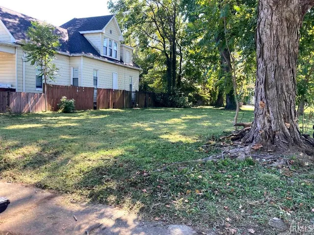$15,900 | 705 East Powell Avenue, Evansville, IN 47713
