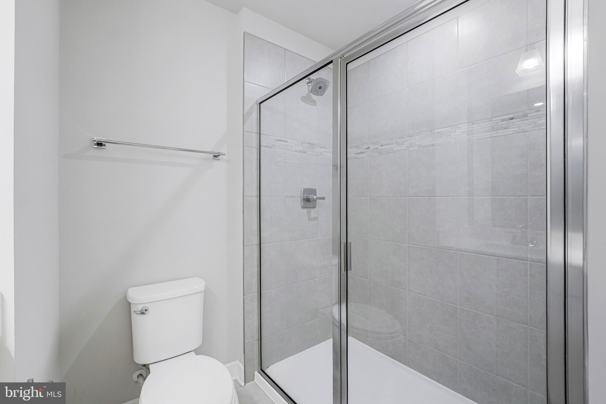2736 Velocity Road Herndon, VA 20171 - Photo 22 of 42 Shower