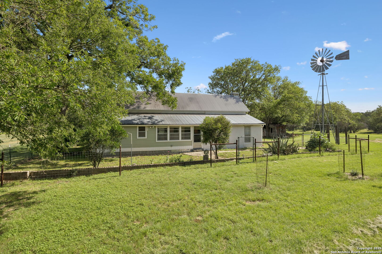 1078 Fm 480 Center Point Center Point, TX 78010 - Photo 6 of 38 Gallery Image 6