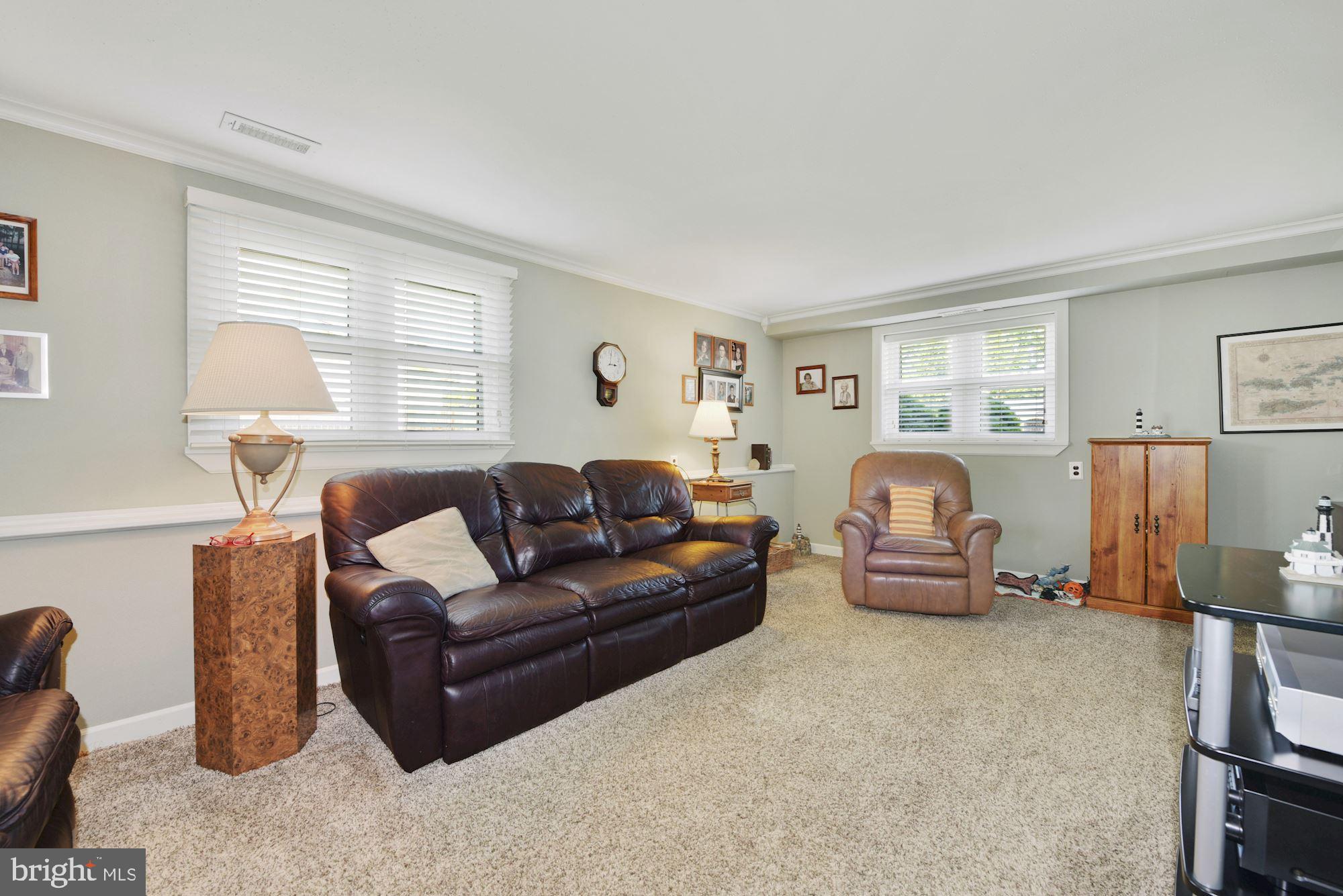 2403 Nassau Road Cinnaminson, NJ 08077 - Photo 10 of 33 Family Room