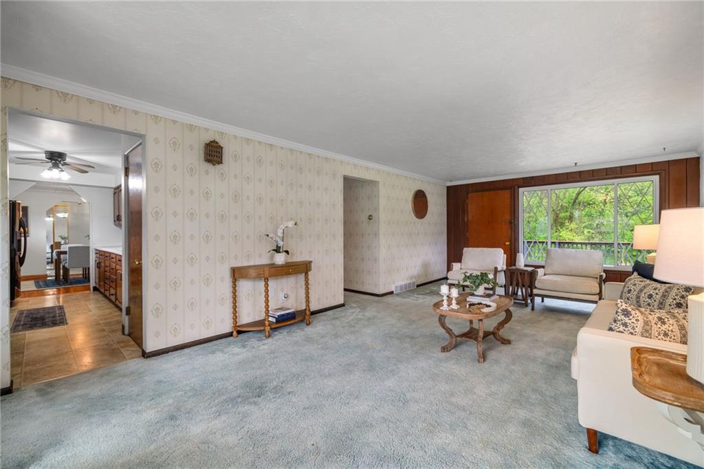 2052 Hulton Road Verona, PA 15147 - Photo 24 of 47