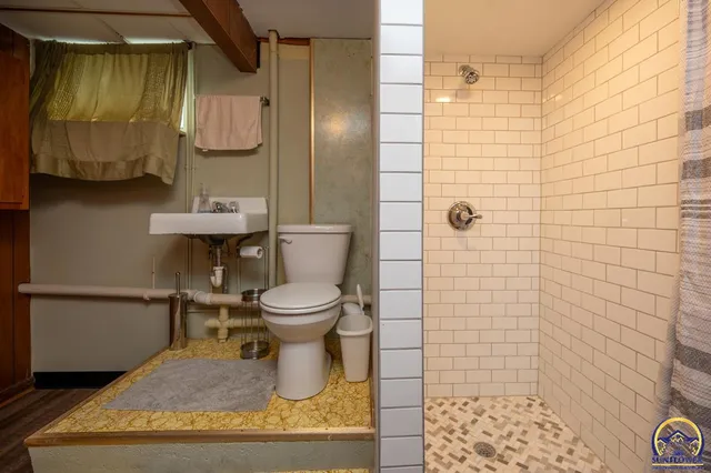 $219,000 | 520 South 6th Street, Osage City, KS 66523