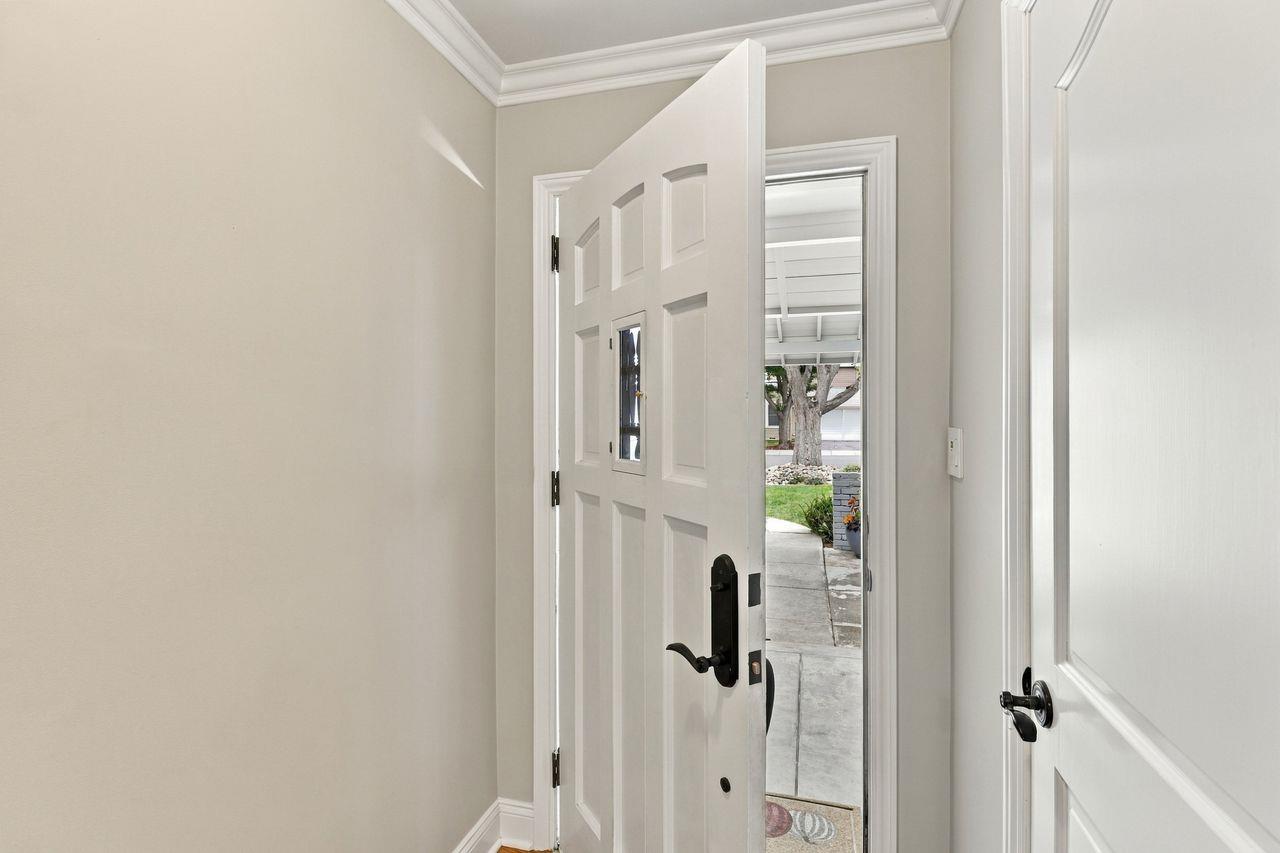 111 Hedge Road Menlo Park, CA 94025 - Photo 15 of 45 Gallery Image 15