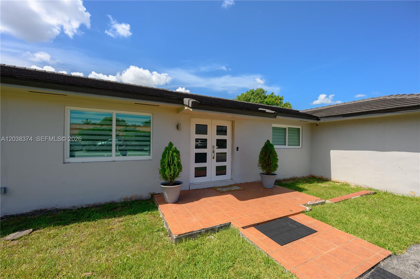 9724 Southwest 4th Terrace Miami, FL 33174 - Photo 2 of 41