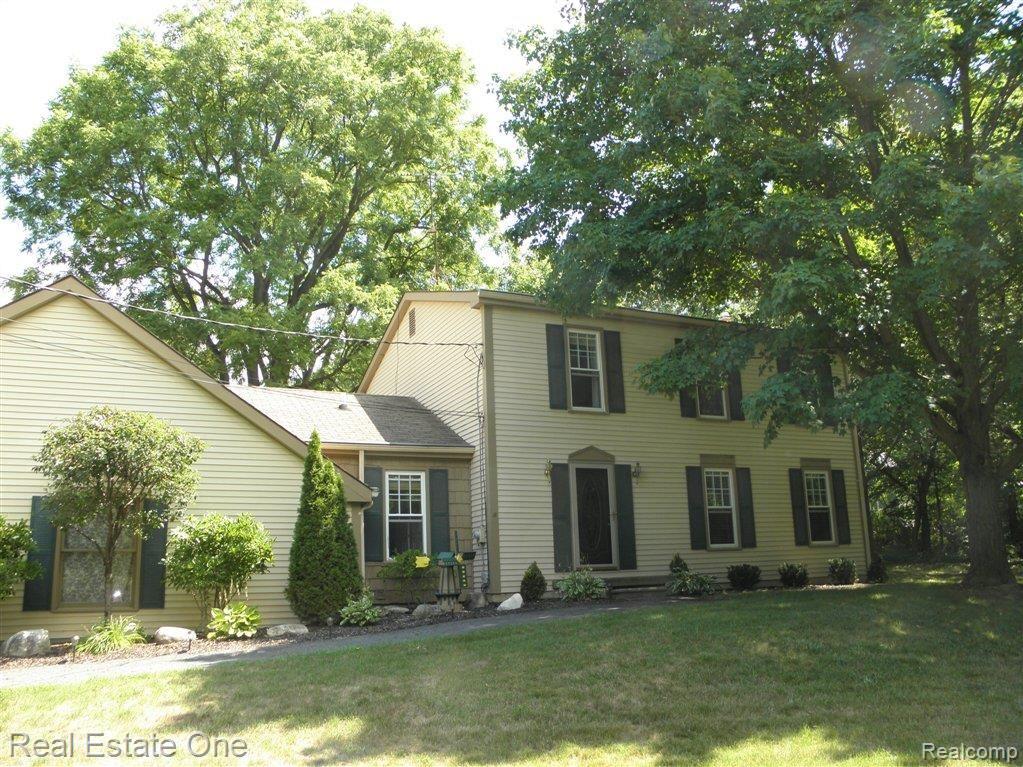 9450 Gibbs Road Clarkston, MI 48348 - Photo 1 of 11 front