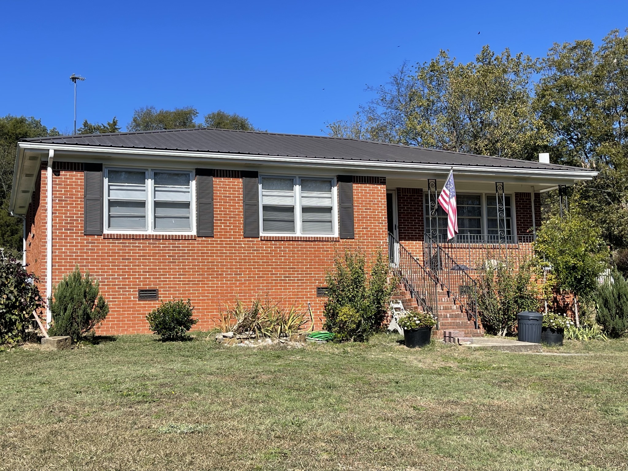 21 Cedar Lane Mulberry, TN 37359 - Photo 3 of 22 front view of a house with a yard
