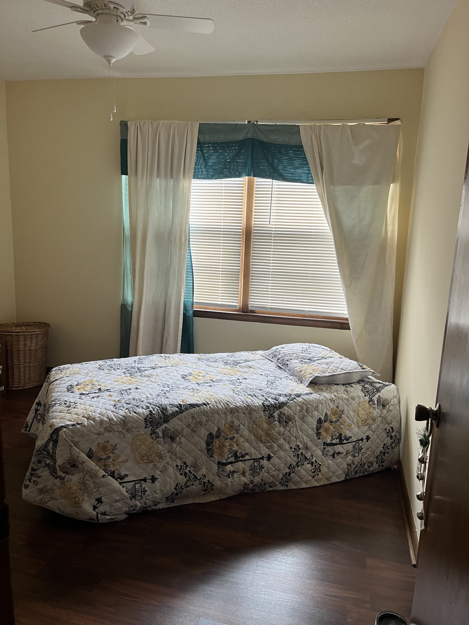 21 Cedar Lane Mulberry, TN 37359 - Photo 10 of 22 a bedroom with a bed and a window