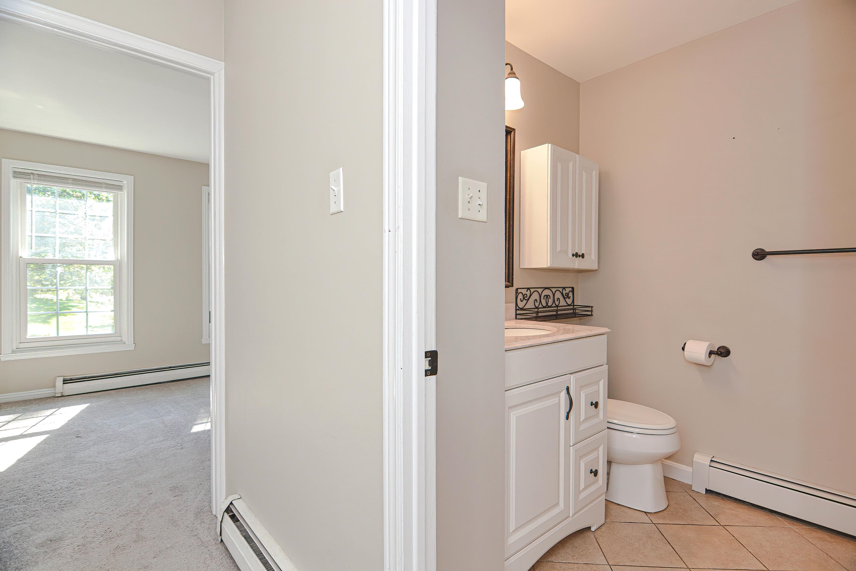 85 Shelburne Road Merrimack, NH 03054 - Photo 7 of 33
