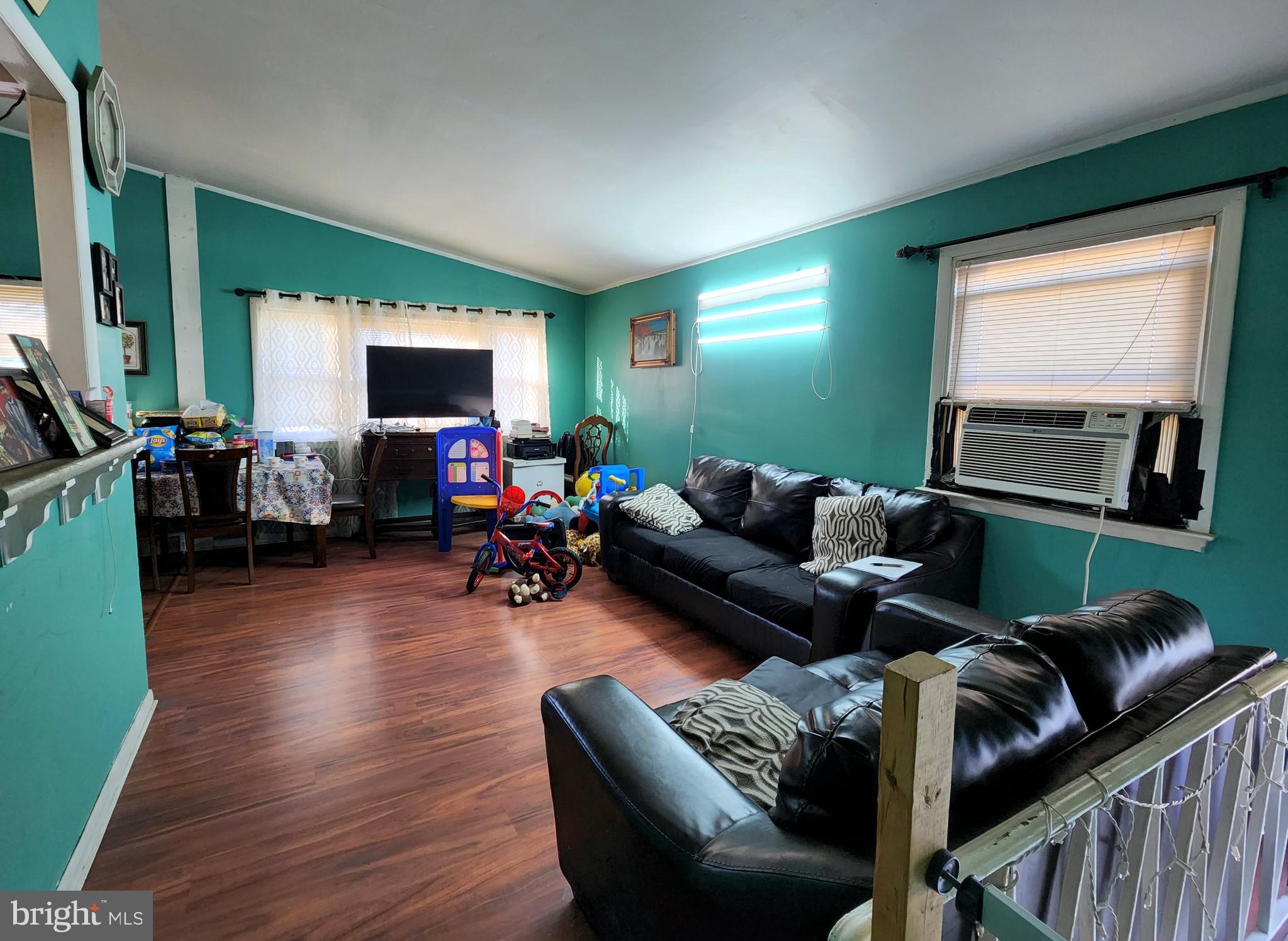 10019 Bridle Road Philadelphia, PA 19116 - Photo 11 of 27 Gallery Image 11