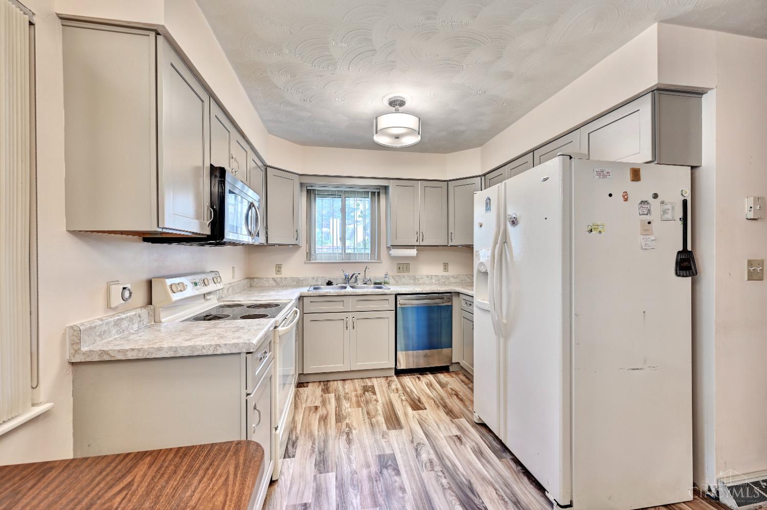 8043 Dimmick Road West Chester, OH 45241 - Photo 14 of 35 Kitchen
