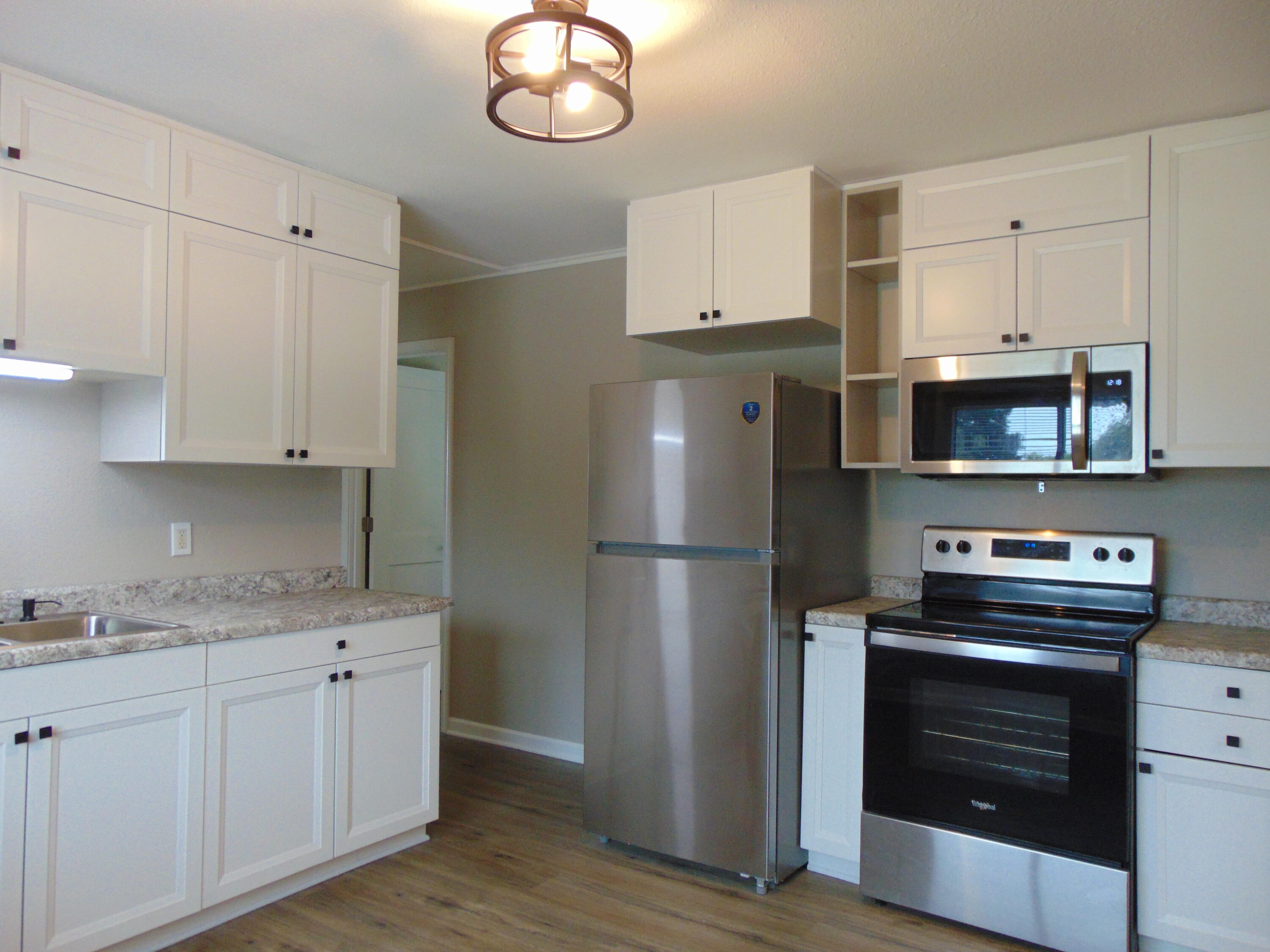 517 Maple Street Mukwonago, WI 53149 - Photo 5 of 30 Kitchen Stainless Steel Appliances