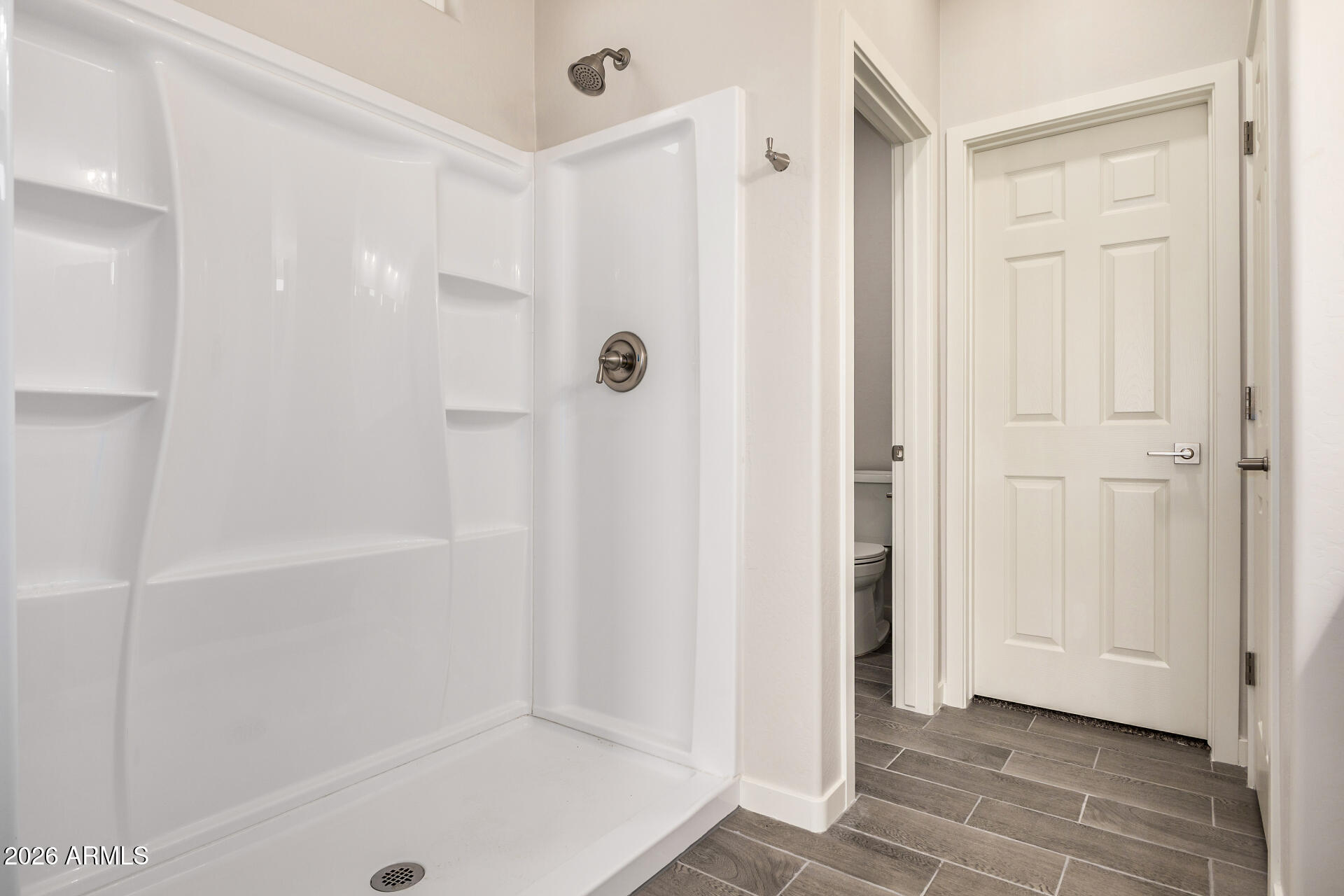 16022 South Naviska Road Arizona City, AZ 85123 - Photo 13 of 25 a bathroom with a bathtub