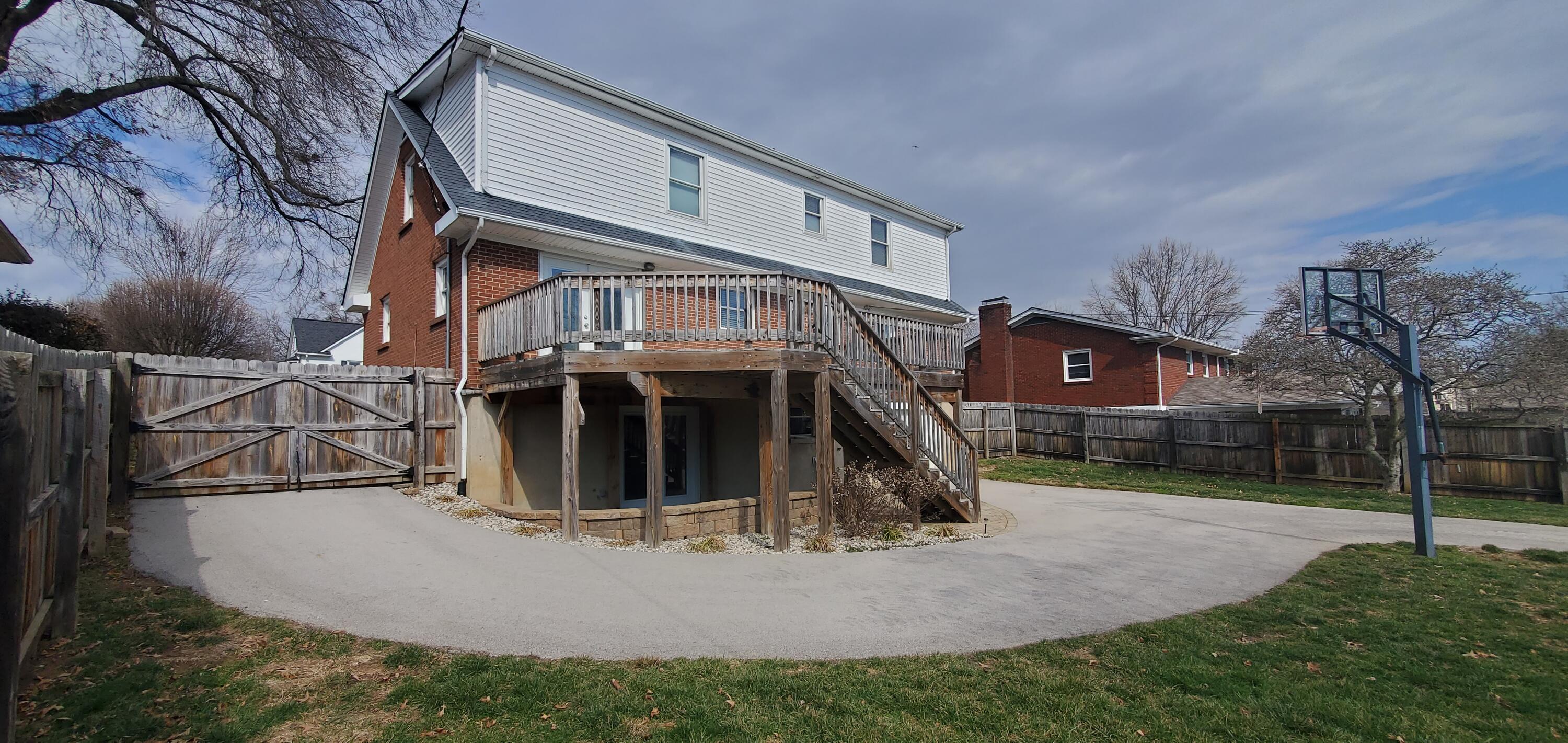 220 Melbourne Way Lexington, KY 40503 - Photo 42 of 43 Rear of House