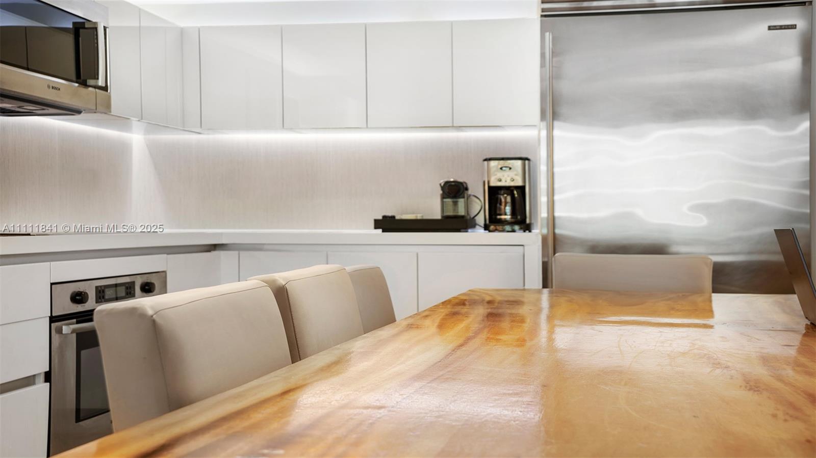 102 24th Street, Unit 904 Miami Beach, FL 33139 - Photo 11 of 39