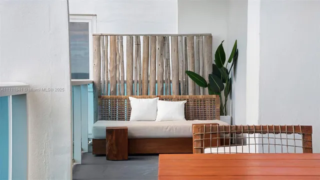 $50,000 | 102 24th Street, Unit 904, Miami Beach, FL 33139