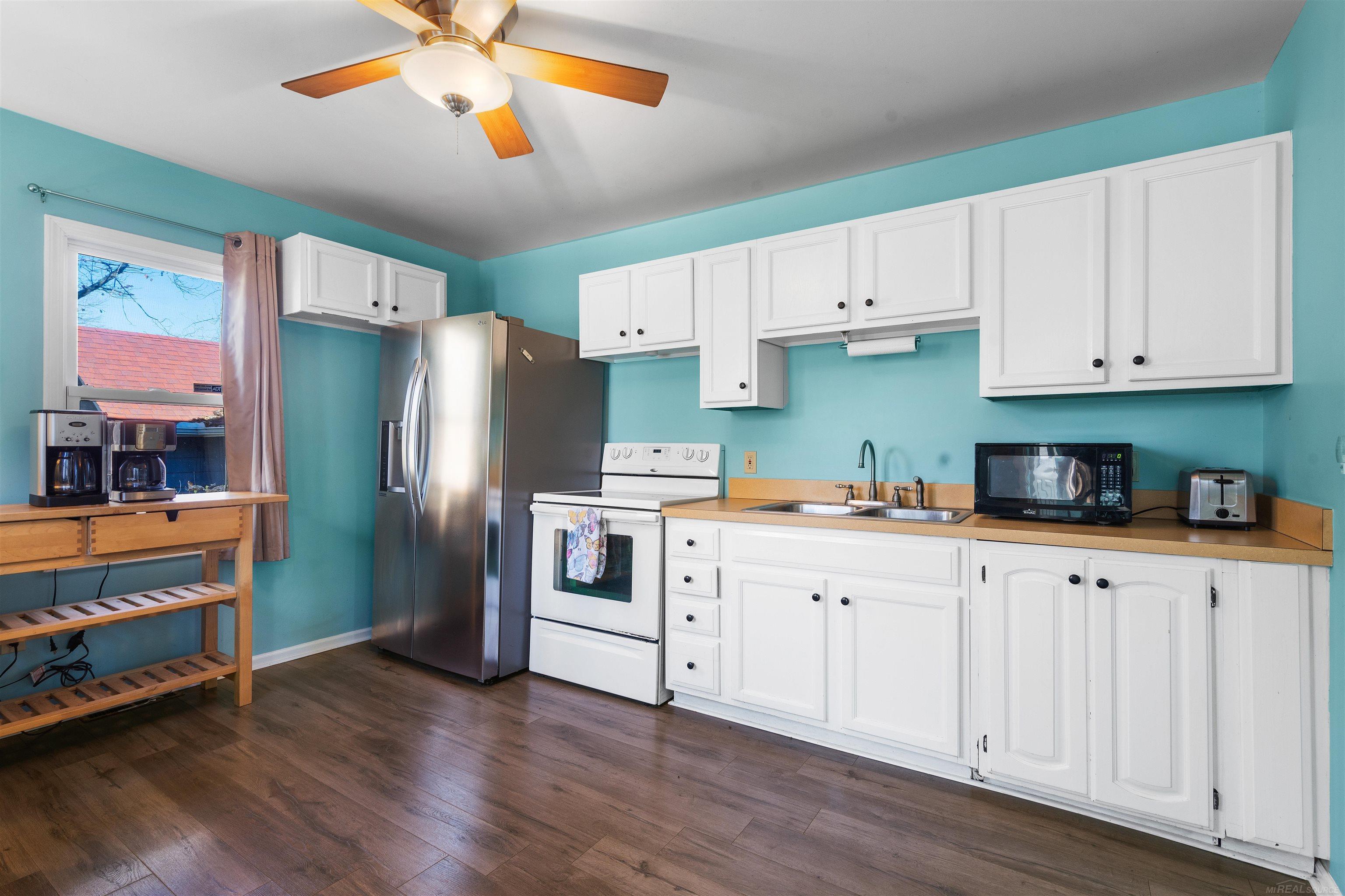 1853 South Lakeshore Road Carsonville, MI 48419 - Photo 11 of 24 50154622-531e0c04-c382-4f09-ad4c-38712827d0ac.JPG