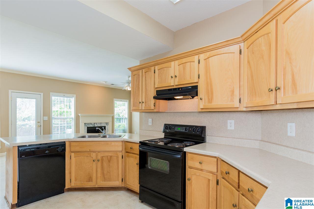 569 Hackberry Ridge Cove Birmingham, AL 35226 - Photo 5 of 32