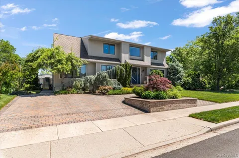 $1,089,000 | 37 Sylvia Road, Plainview, NY 11803