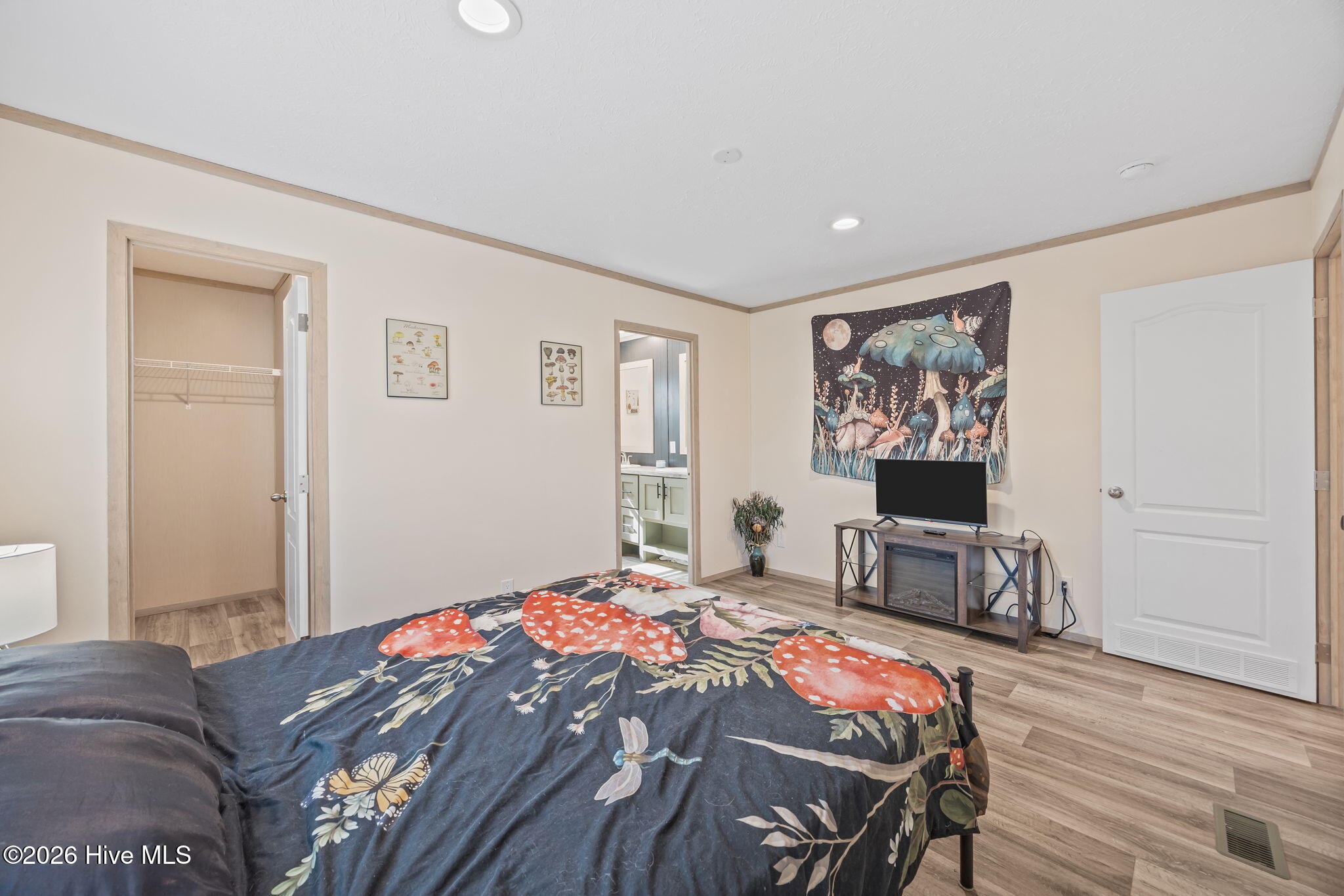 728 James Street Hubert, NC 28539 - Photo 18 of 31 25-web-or-mls-728 James St. 51