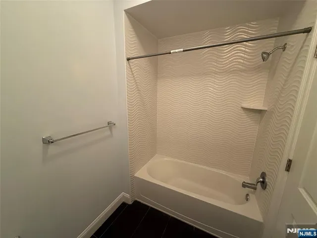 $2,825 | 2001 Hudson Terrace, Unit 602, Fort Lee, NJ 07024