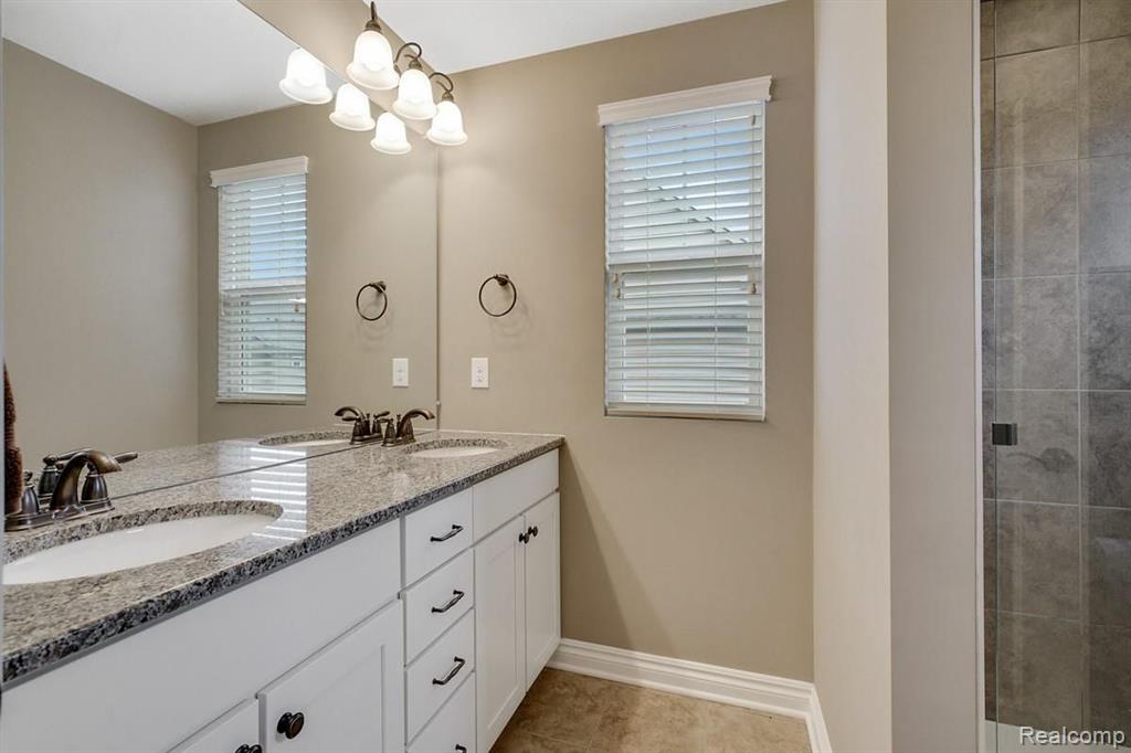 2666 Helmsdale Circle Rochester Hills, MI 48307 - Photo 13 of 22