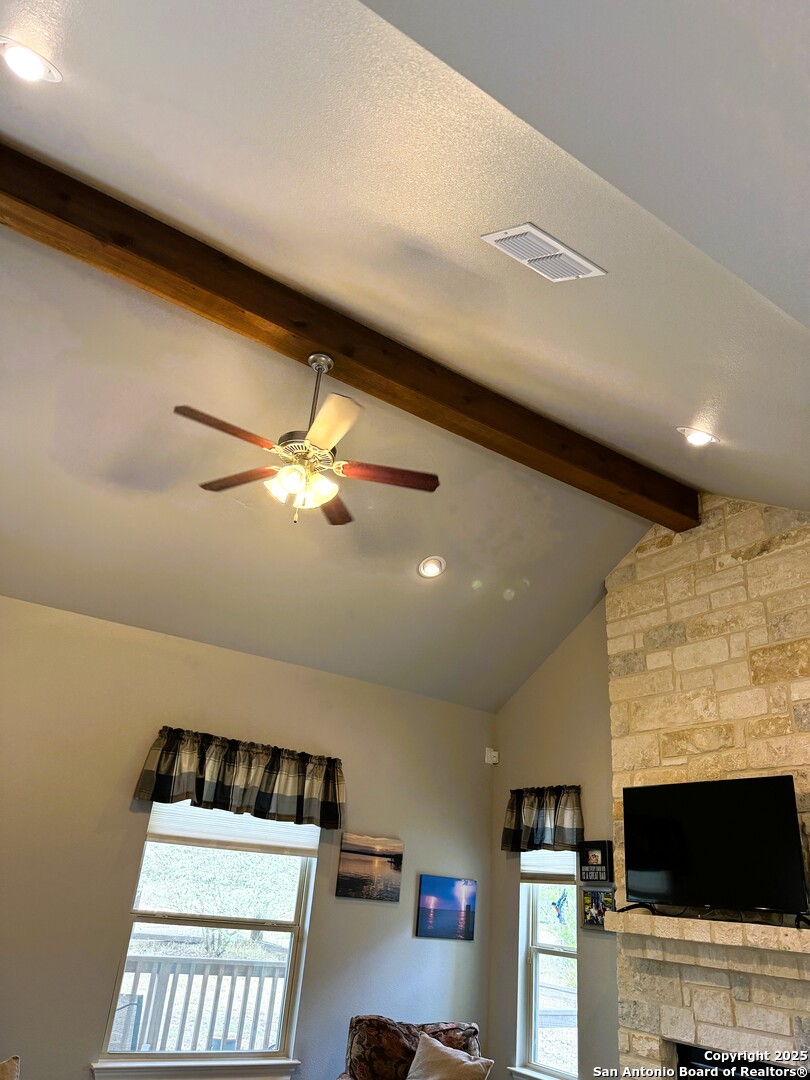 186 Lakeview Road Lakehills, TX 78063 - Photo 13 of 26
