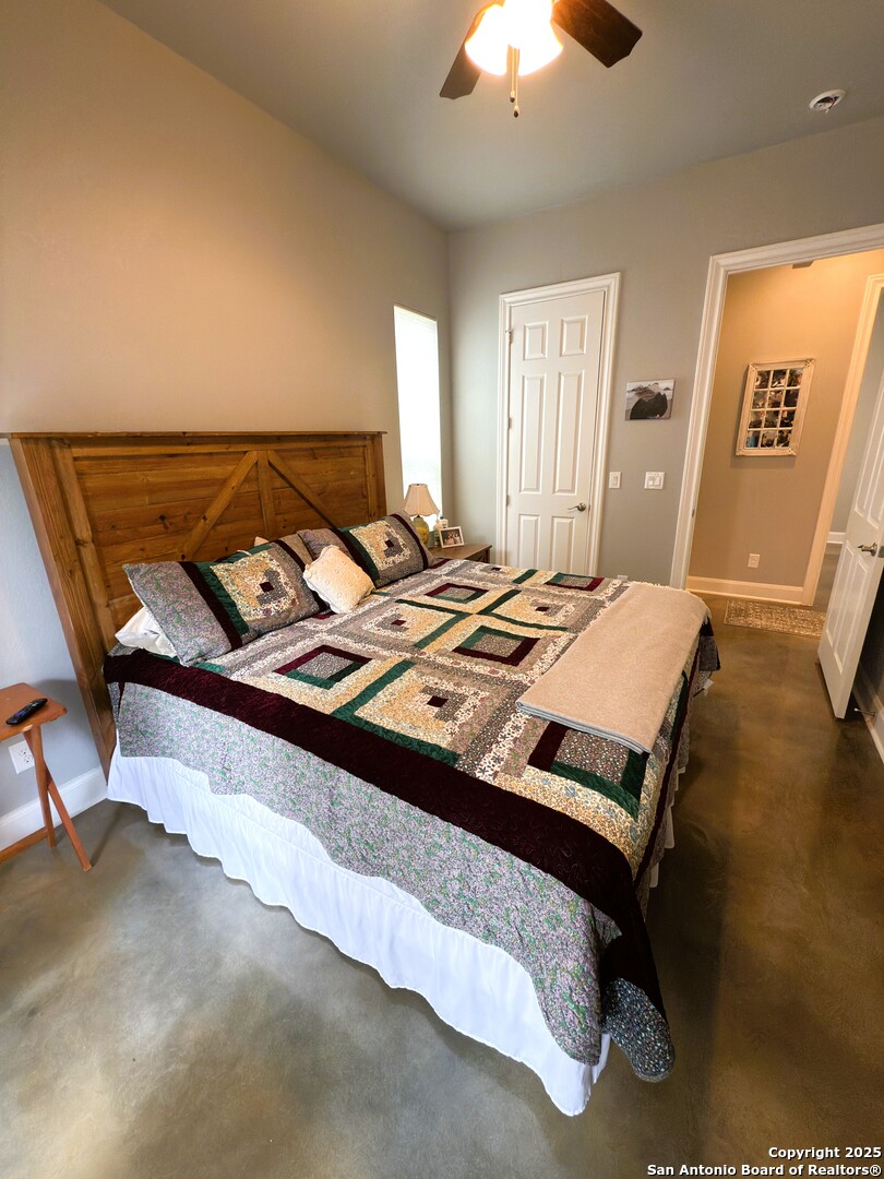 186 Lakeview Road Lakehills, TX 78063 - Photo 17 of 26