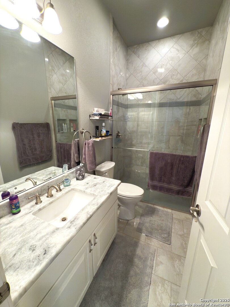 186 Lakeview Road Lakehills, TX 78063 - Photo 20 of 26