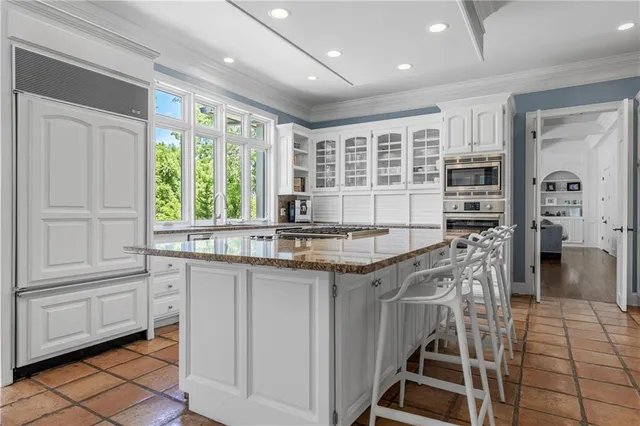 $2,400,000 | 3040 West 118th Terrace, Leawood, KS 66211