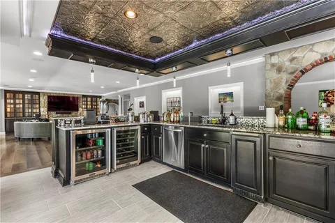 $2,400,000 | 3040 West 118th Terrace, Leawood, KS 66211