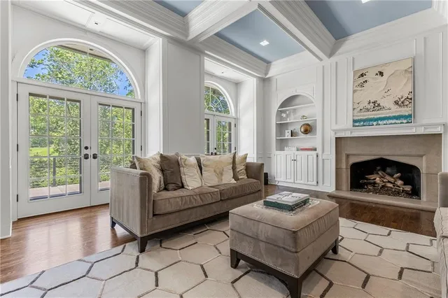 $2,400,000 | 3040 West 118th Terrace, Leawood, KS 66211