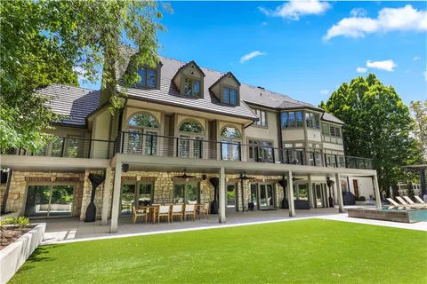 $2,400,000 | 3040 West 118th Terrace, Leawood, KS 66211