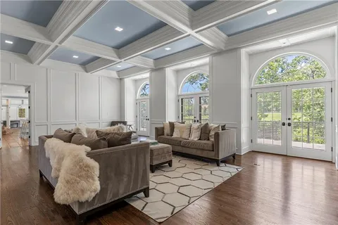 $2,400,000 | 3040 West 118th Terrace, Leawood, KS 66211