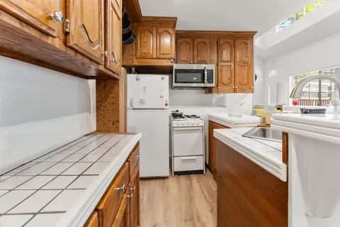 $1,898,000 | 4 Athlone Way, Menlo Park, CA 94025