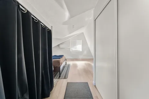 $1,898,000 | 4 Athlone Way, Menlo Park, CA 94025